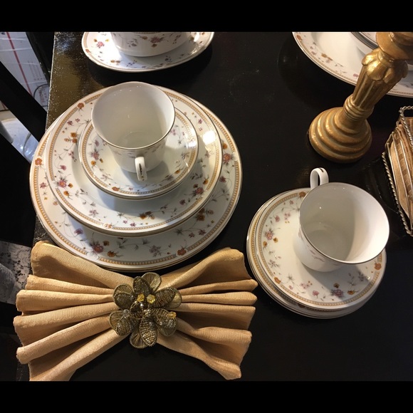 Meet your Posher, Pam - Picture 2 of 2